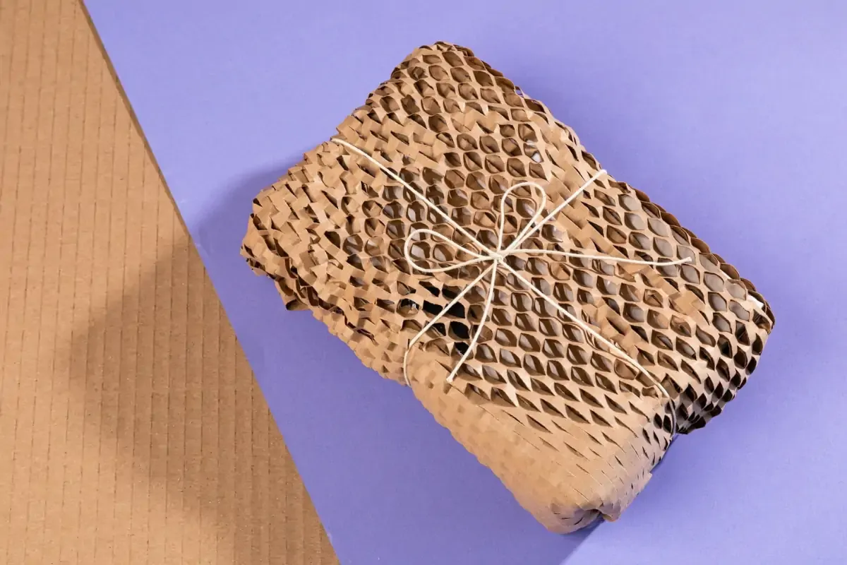 Zdjęcie Jak zapakować książkę na prezent w kreatywny i ekologiczny sposób