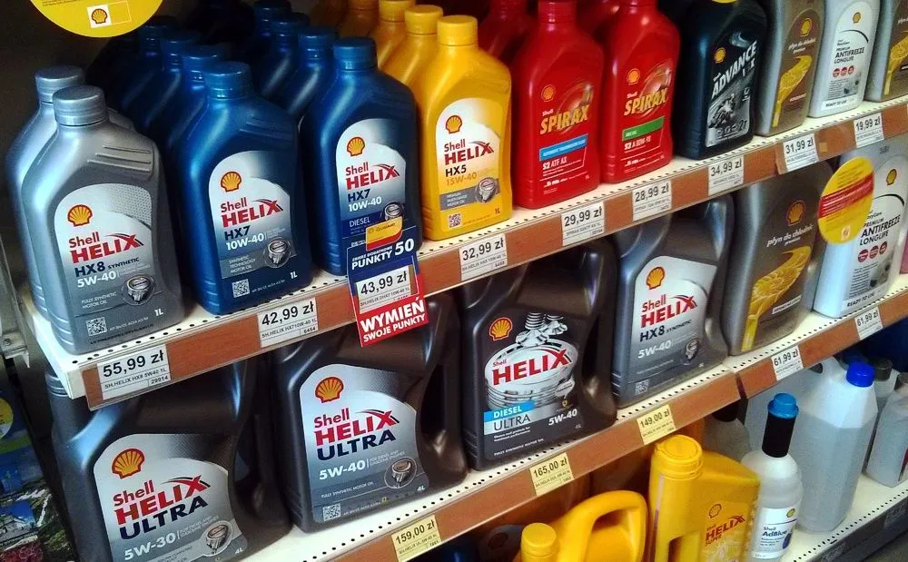 Zdjęcie Jaki olej do silnika 2.0 diesel? Wybierz najlepszy dla swojego auta