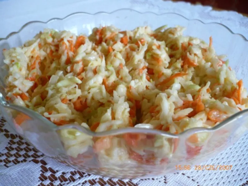 Zdjęcie Prosty przepis na sałatkę coleslaw – krok po kroku z poradami i wariantami