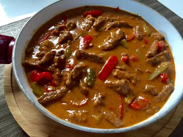 Zdjęcie Boeuf Strogonow: Sekretny przepis i historia kultowego dania