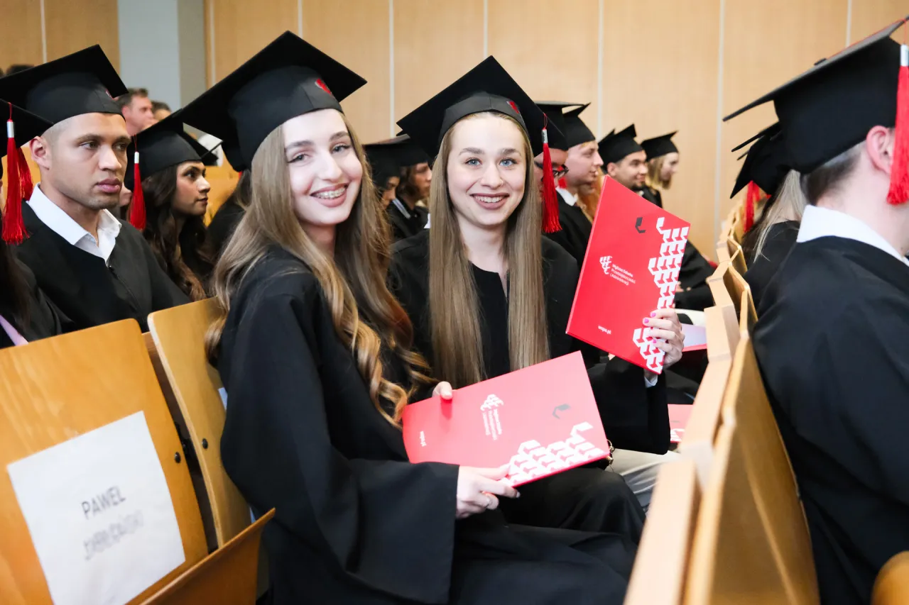 Zdjęcie Tytuły po studiach w Polsce: co warto wiedzieć o różnych stopniach