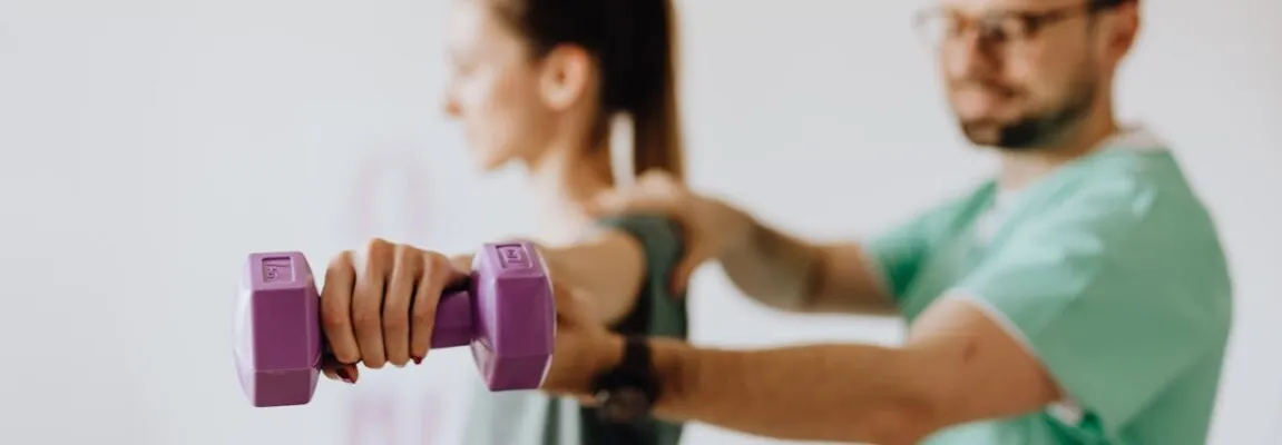 Zdjęcie Pielęgniarstwo czy fizjoterapia - która ścieżka kariery jest lepsza?