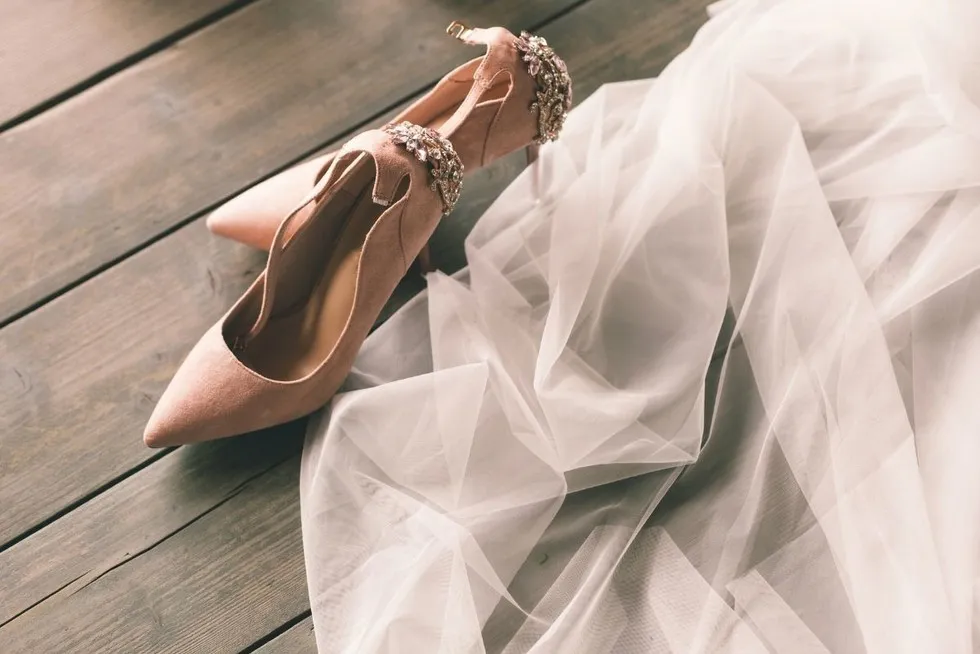 Zdjęcie Jakie buty do sukni ślubnej princessa, aby wyglądać olśniewająco?