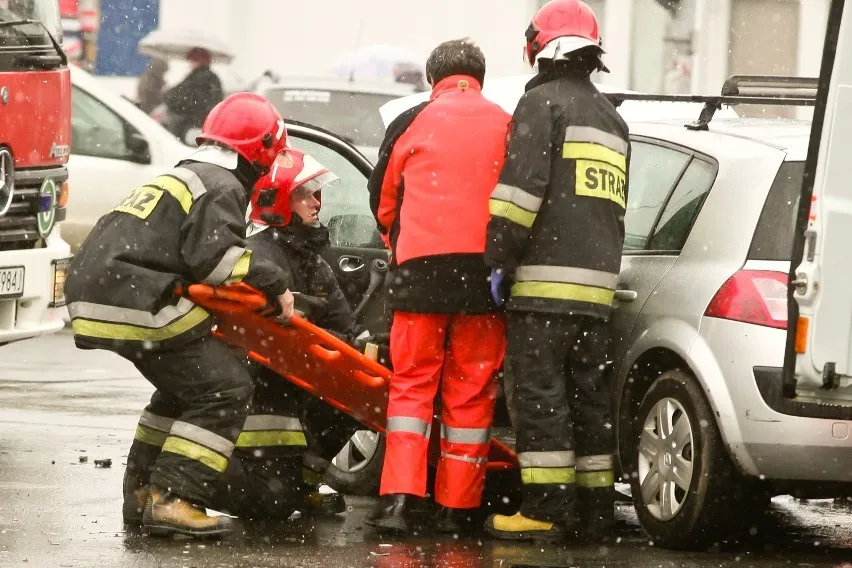 Zdjęcie Ile zarabia strażak kierowca? Prawda o zarobkach i korzyściach w tej pracy