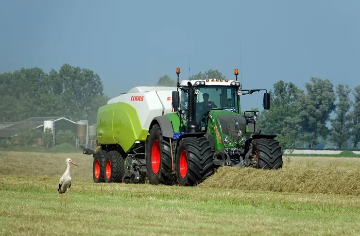 Zdjęcie Fendt 1050 Vario ile ma koni? Zaskakujące fakty o mocy i silniku