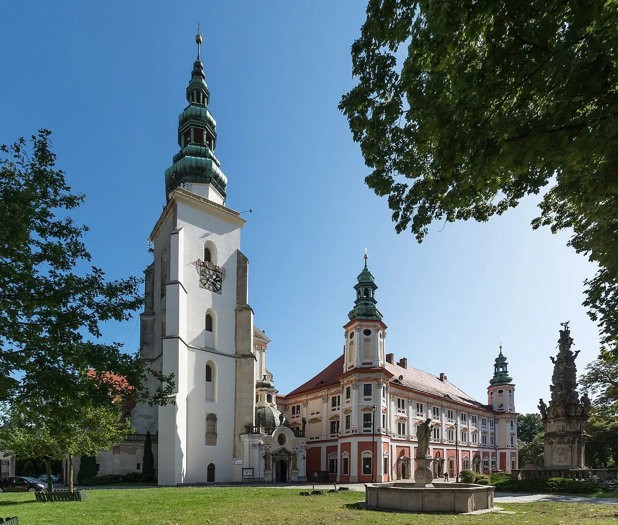 Zdjęcie Najciekawsze atrakcje w Henrykowie, które musisz zobaczyć