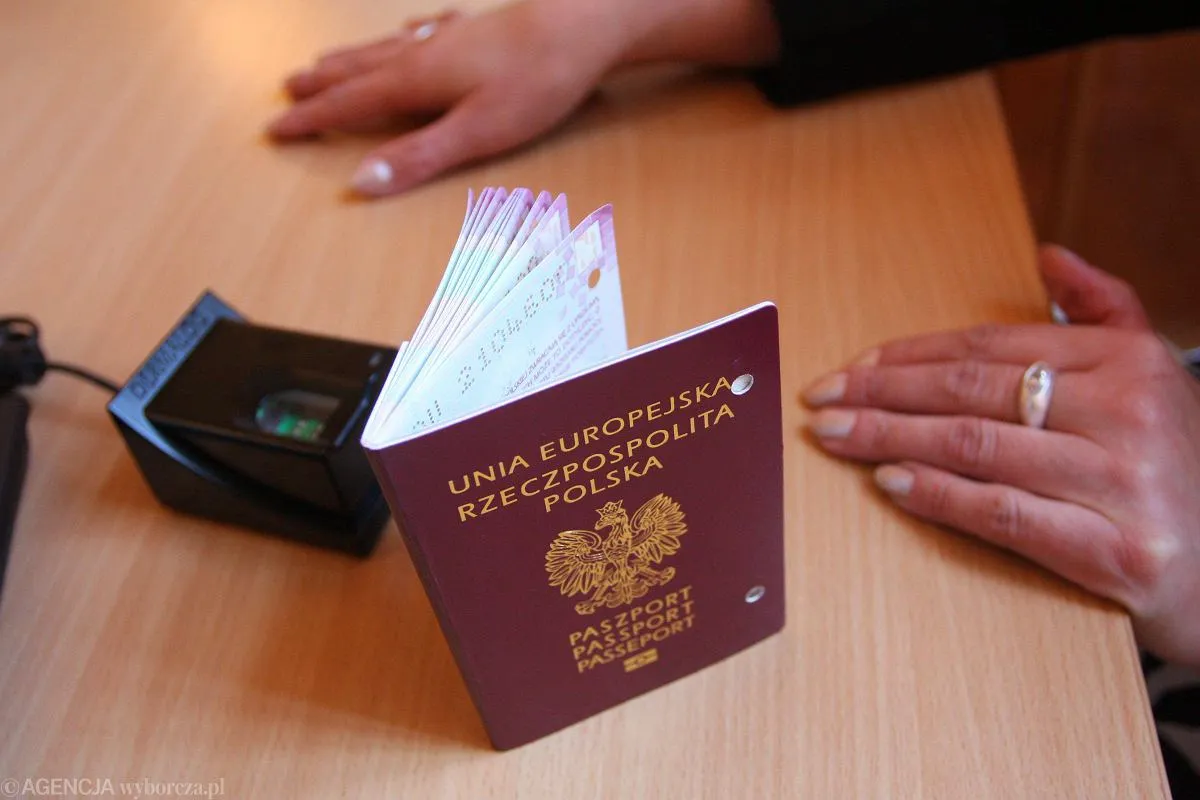 Zdjęcie Co to jest paszport biometryczny i dlaczego jest tak ważny w podróżach?
