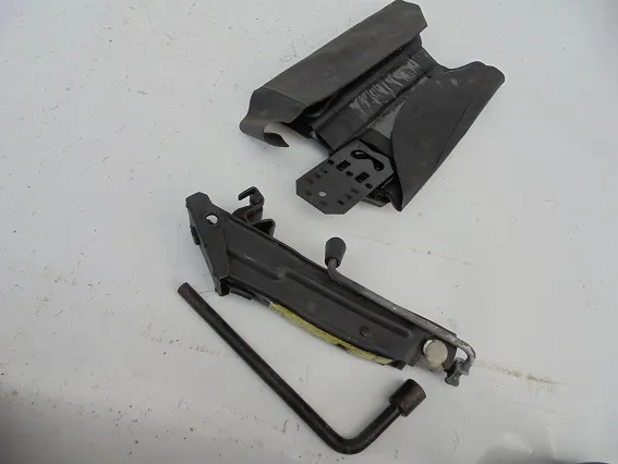 Zdjęcie Peugeot Partner - gdzie jest lewarek i jak go szybko znaleźć