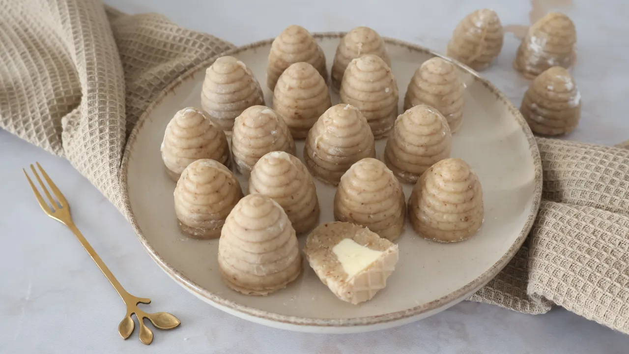 Zdjęcie Jak zrobić ule ciastka - prosty przepis na pyszne, tradycyjne desery