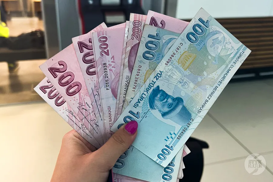 Zdjęcie Jaka waluta w Turcji dla turystów? Wymiana, płatności i porady.