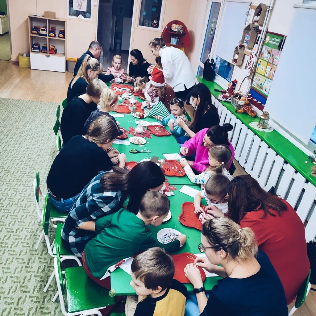 Zdjęcie Wspólne zabawy dla dzieci i rodziców: 10 pomysłów na rodzinną frajdę