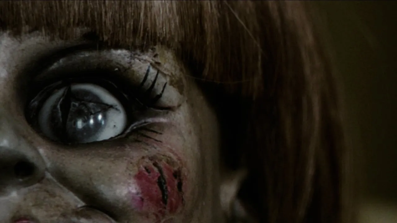 Zdjęcie Annabelle horror - mroczne tajemnice filmu, które zaskakują widzów