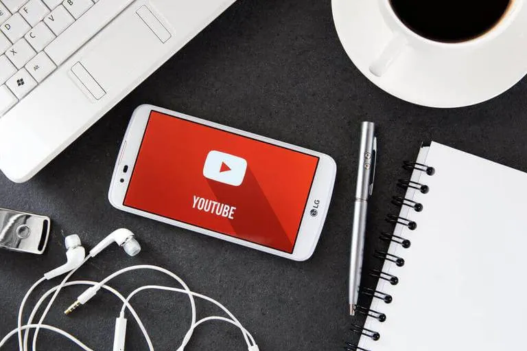Zdjęcie Jak zwiększyć zasięg na YouTube i przyciągnąć więcej widzów