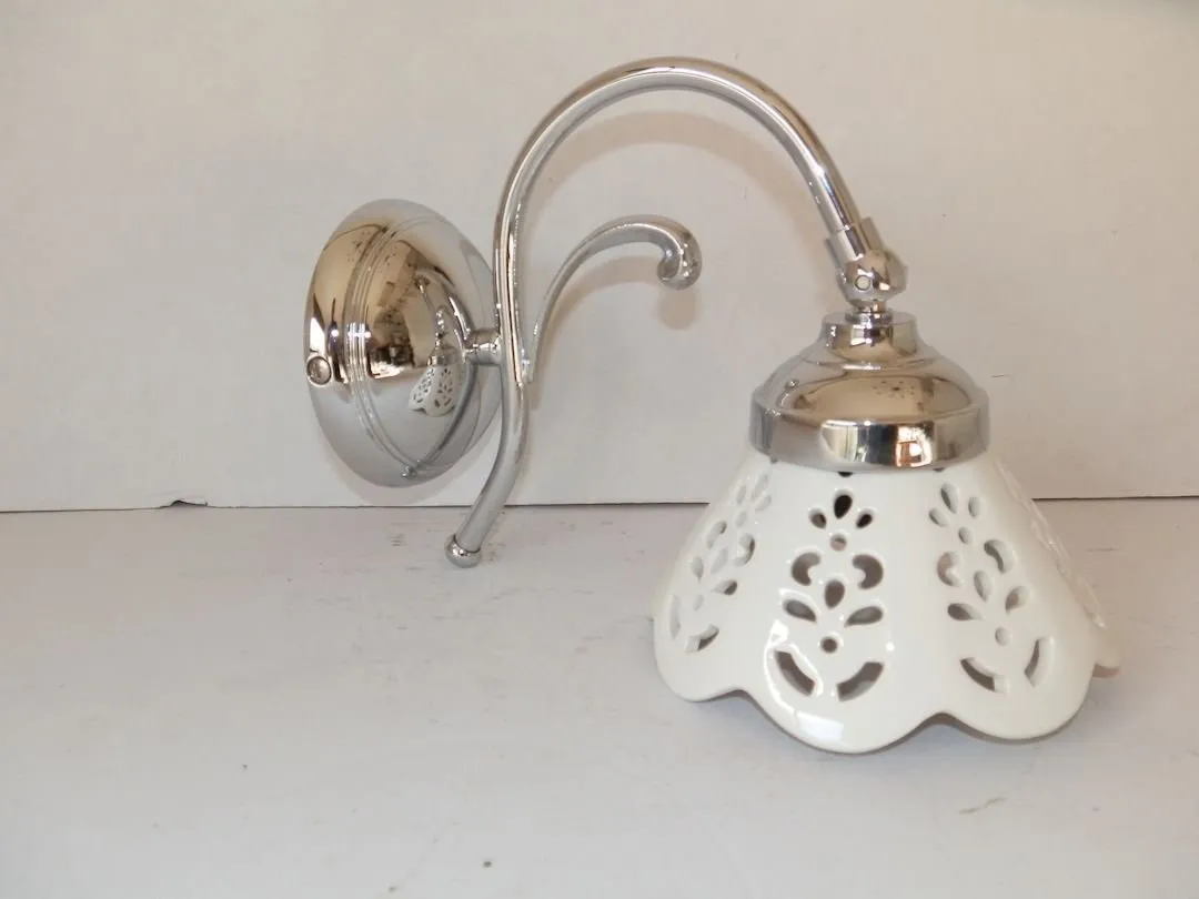 Zdjęcie Apliques de pared baño Amazon: ¿Cómo elegir luz segura y con estilo?