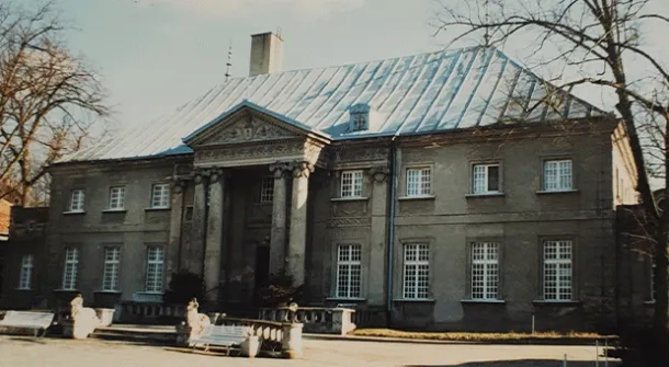 Zdjęcie 3 pałace w Głuchowie – magnesy turystyczne w sercu Polski