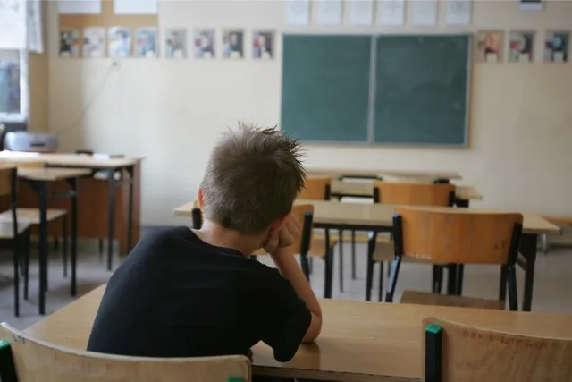 Zdjęcie Kiedy zlikwidowano szkoły zawodowe? Kluczowe daty i zmiany w edukacji