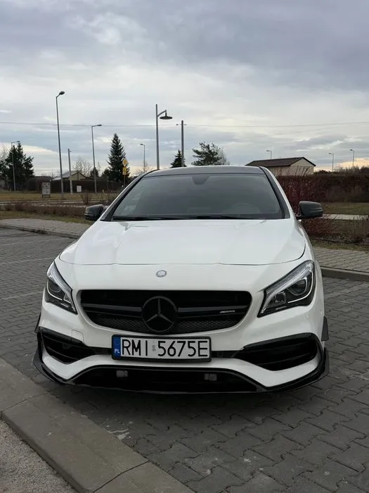 Zdjęcie Mercedes CLA 45 AMG - szczegółowe specyfikacje i porównania modeli