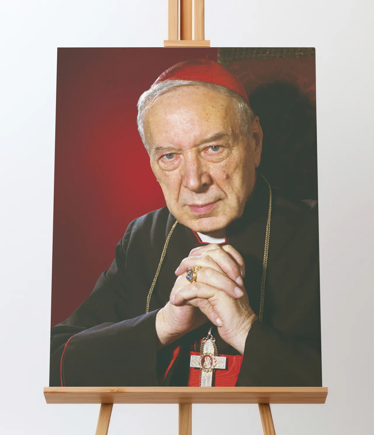 Zdjęcie Portret kardynała Wyszyńskiego: Historia, znaczenie i piękno sztuki