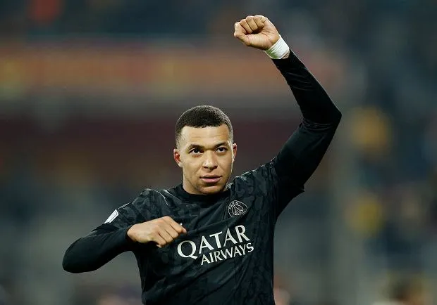 Zdjęcie W jakim kraju gra Mbappé? Zaskakujące fakty o jego karierze
