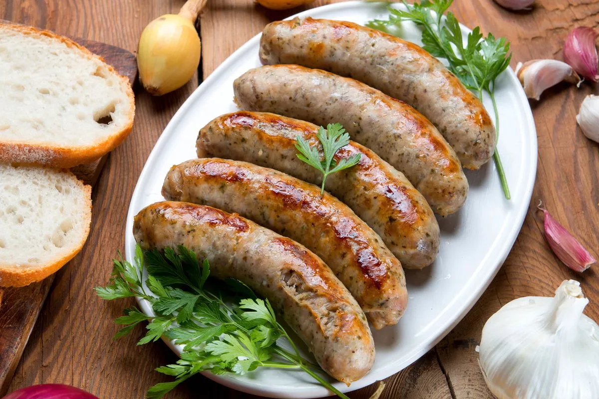 Zdjęcie Czy biała kiełbasa jest zdrowa? Sprawdź, co musisz wiedzieć
