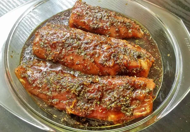 różne marynaty do mięsa wieprzowego