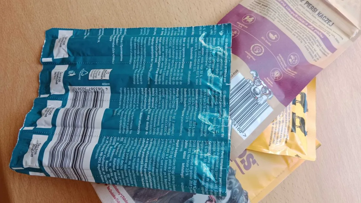 Rodzaje work&oacute;w po karmie dla psa i oznaczenia recyklingowe