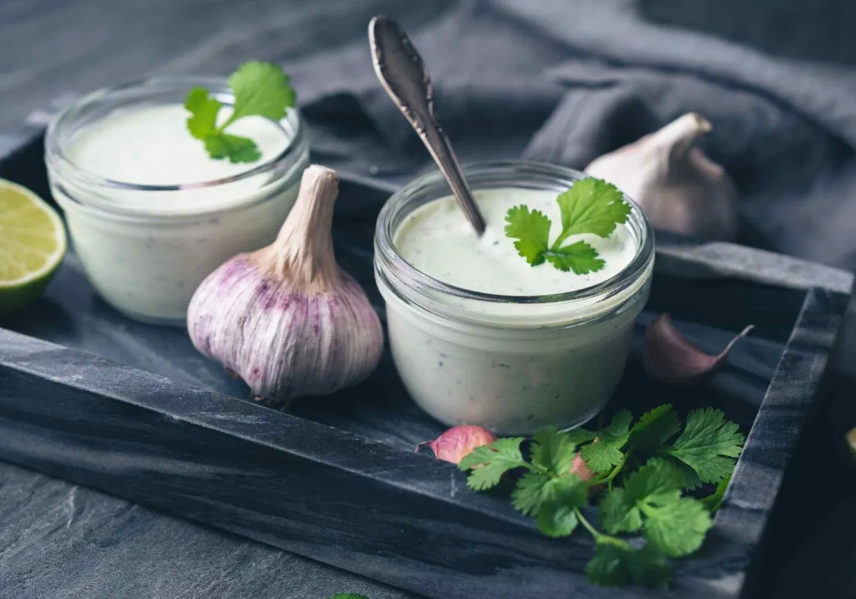 wariacje sos czosnkowy zioła