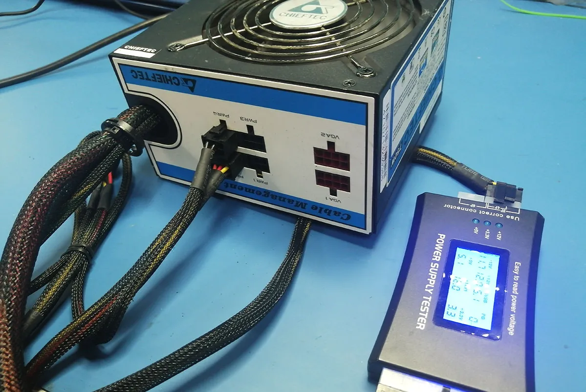 objawy uszkodzonego zasilacza komputerowego