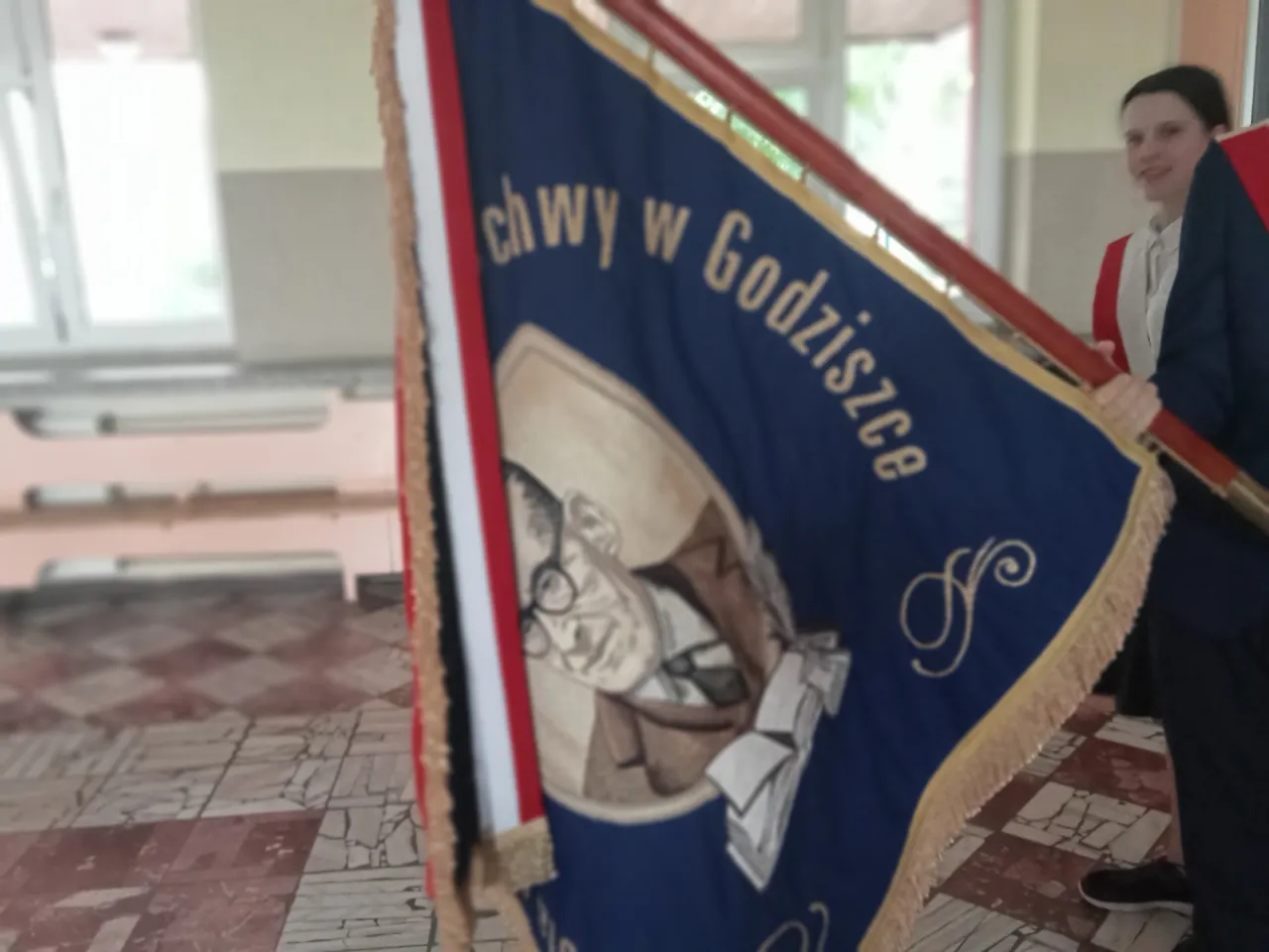 Sztandar szkolny waga i znaczenie