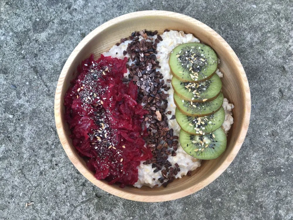 posiłek z dużą ilością witaminy C i żelaza