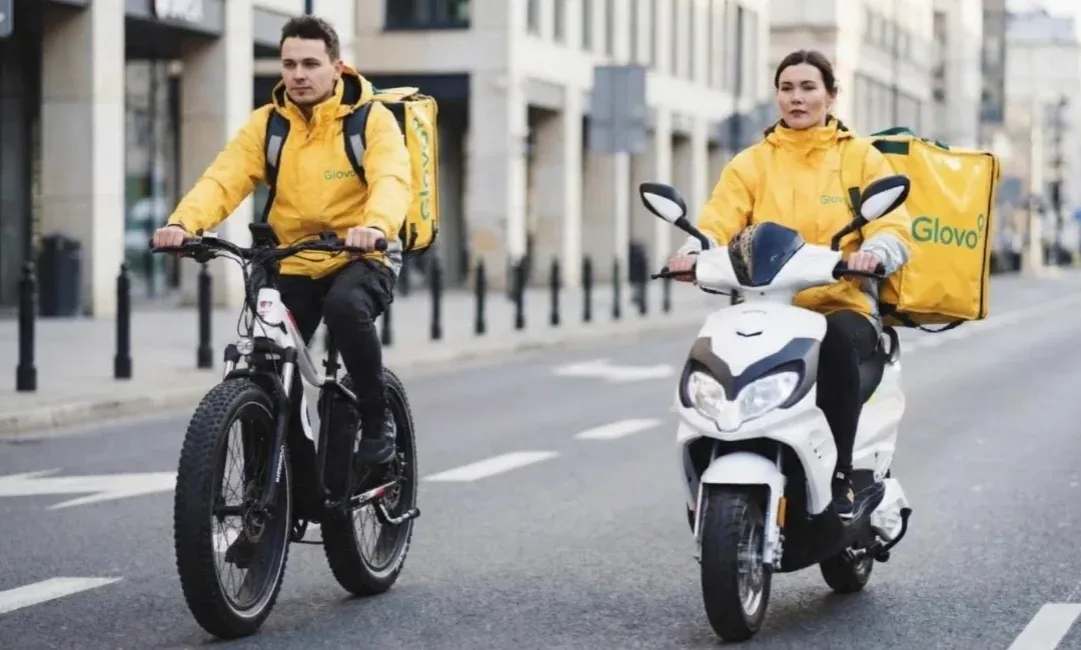 Glovo kurier rower skuter samoch&oacute;d