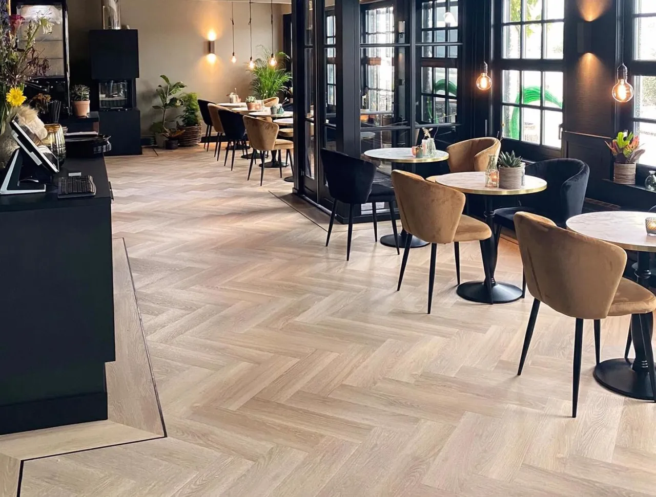 Wyb&oacute;r paneli do salonu inspiracje