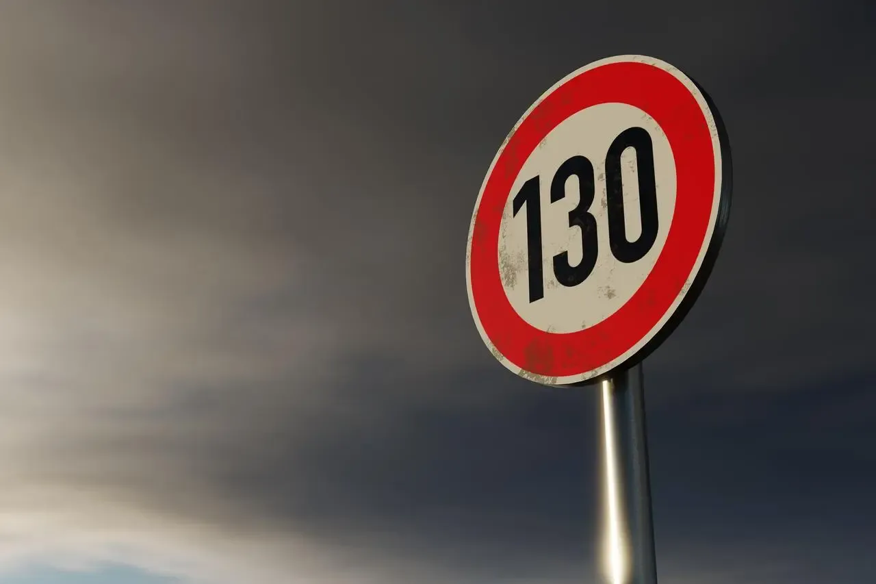 Zdjęcie Ile można jechać na autostradzie w Niemczech? Odkryj zasady prędkości