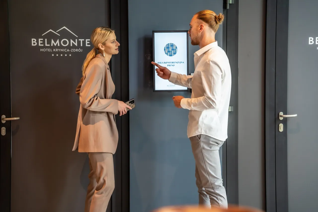 ubrania zakazane w restauracji hotelowej