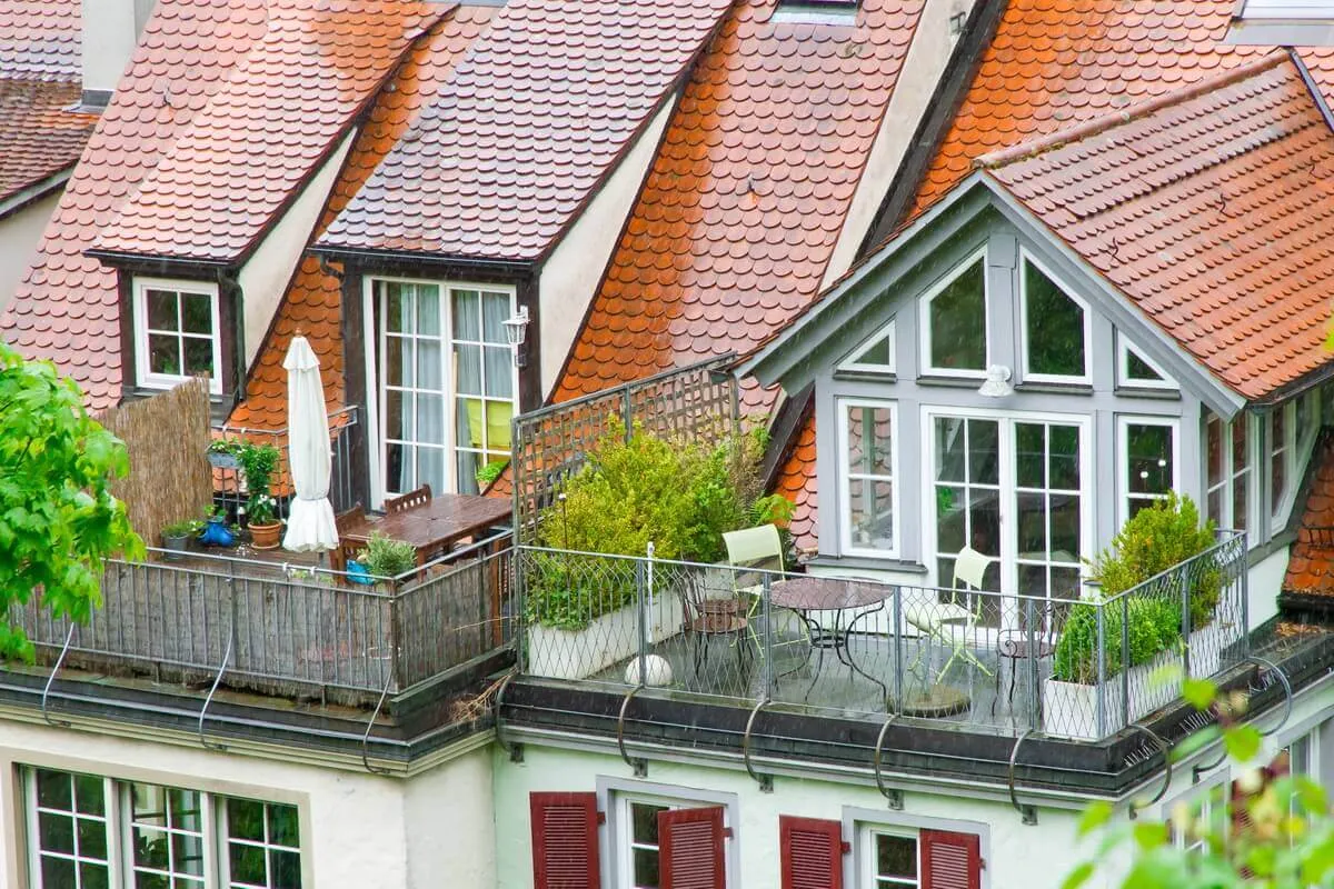 pnącza na balkon wysokie trawy donice