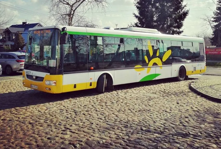 Autobus komunikacji zastępczej Koleje Mazowieckie oznakowanie