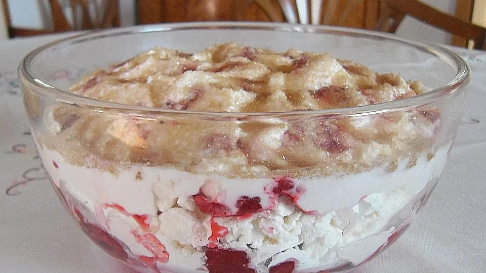 Himbeer Baiser Dessert im Glas Rezept