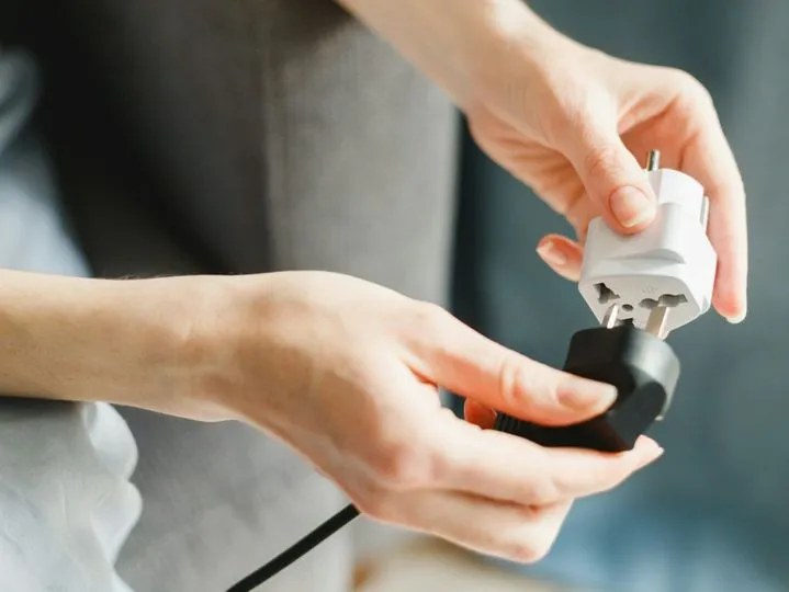 Zdjęcie Gniazdka elektryczne w Egipcie jakie są standardy i jakie adaptery wybrać