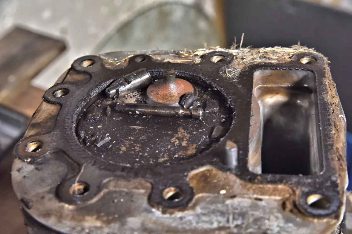 Wypalony tłok diesel objawy dym spadek mocy