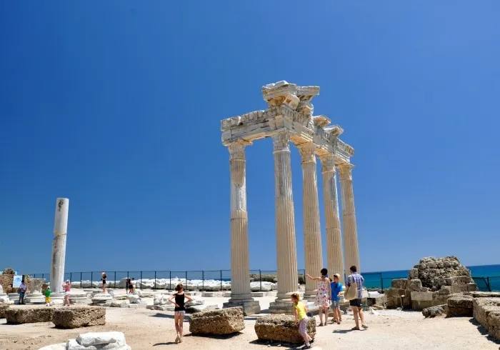 Side świątynia Apollina