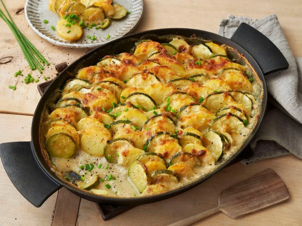 Zucchini Auflauf mit Kartoffeln und K&auml;se