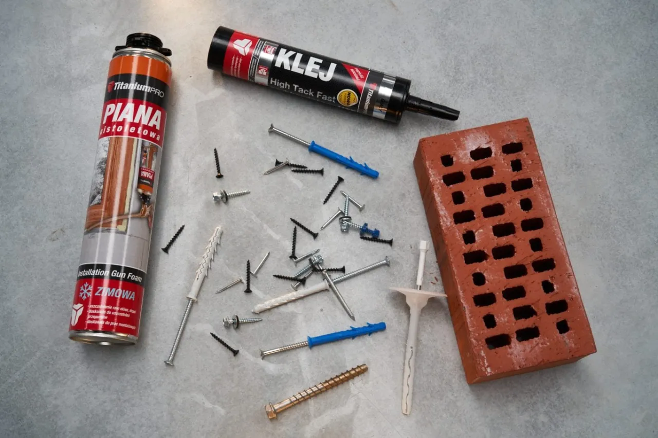 Rodzaje wkrętów do elewacji włóknocementowej