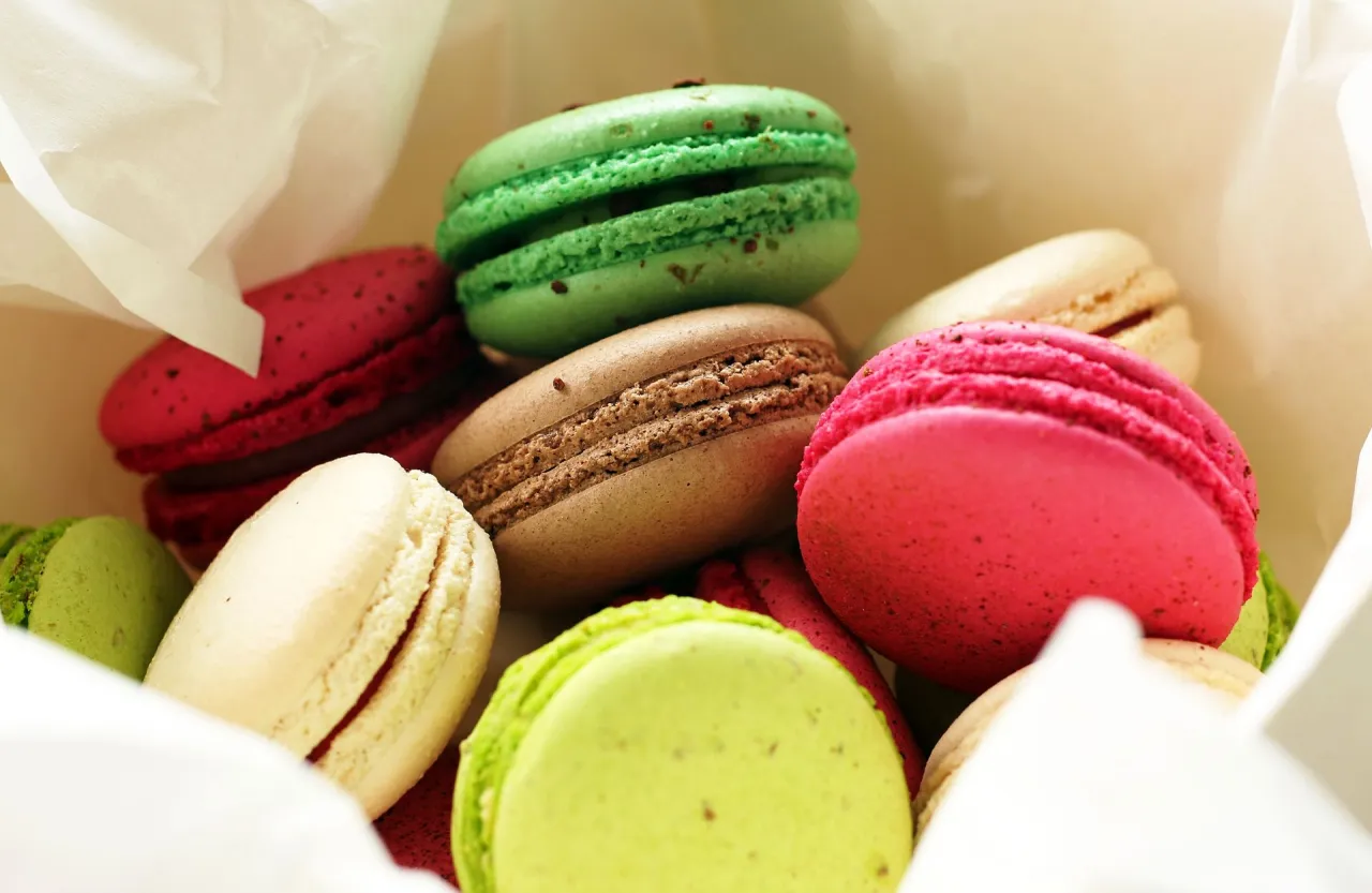 makaroniki z supermarketu w opakowaniu