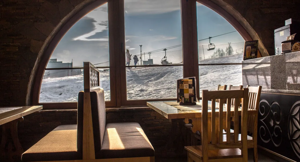 Białka Tatrzańska restauracja widok na Tatry