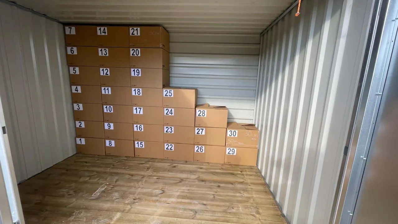 magazyn self storage wnętrze boksy różne rozmiary