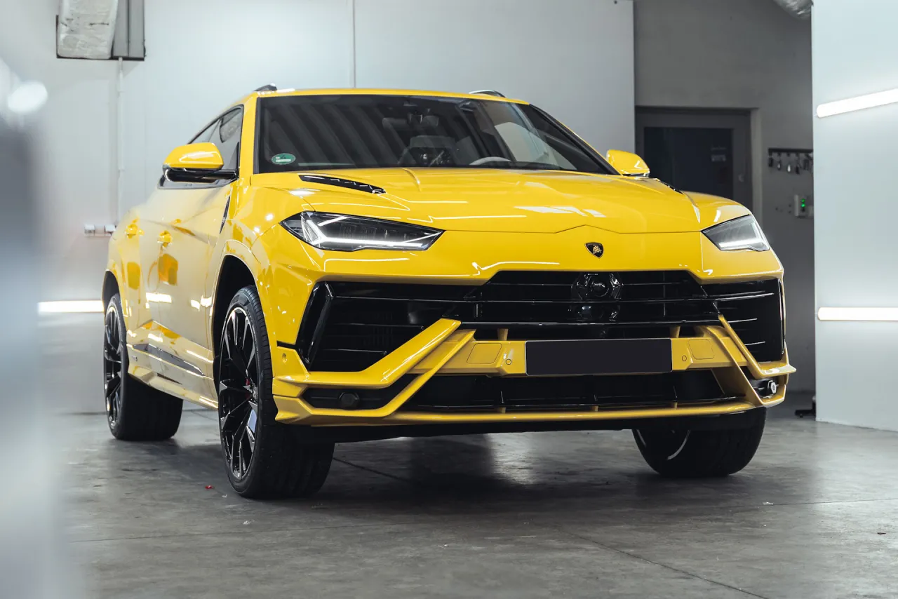 Lamborghini Urus S w salonie