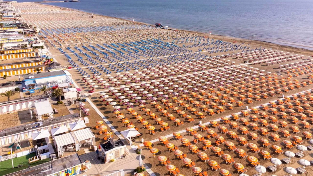 Rimini Strand Nachtleben