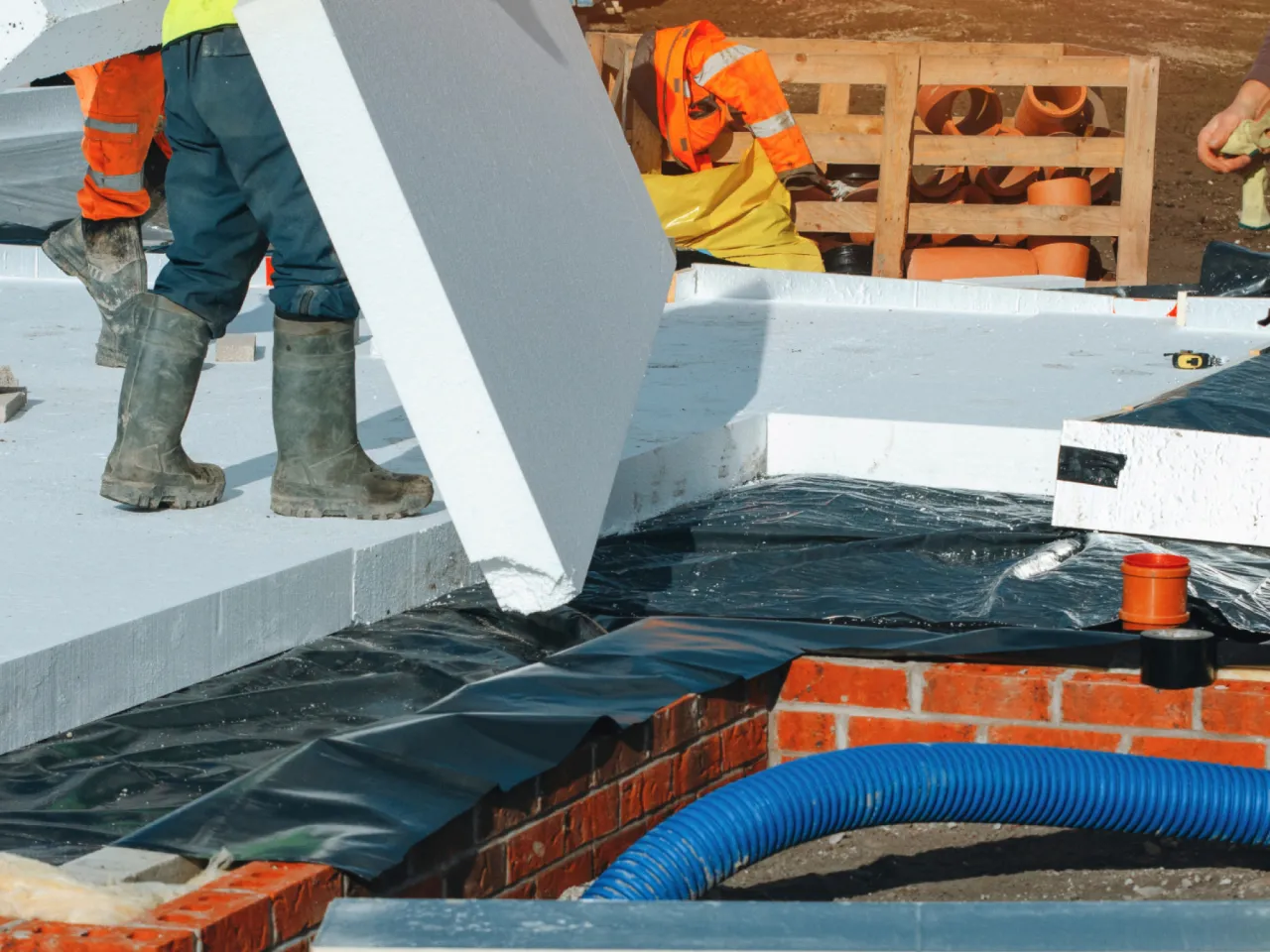 Zdjęcie Ile styropianu na strop? Dob&oacute;r grubości, rodzaj i obliczenia