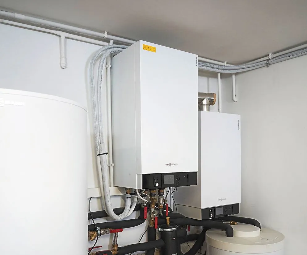 nowoczesny kocioł gazowy pompa ciepła hybrydowy