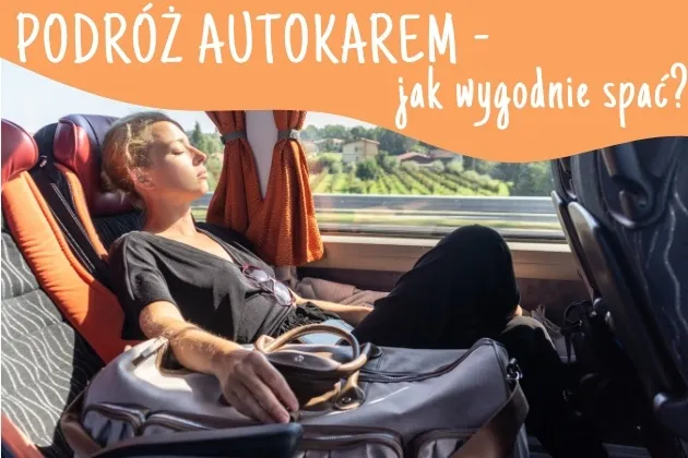 osoba śpiąca komfortowo w autokarze z poduszką podróżną i kocem